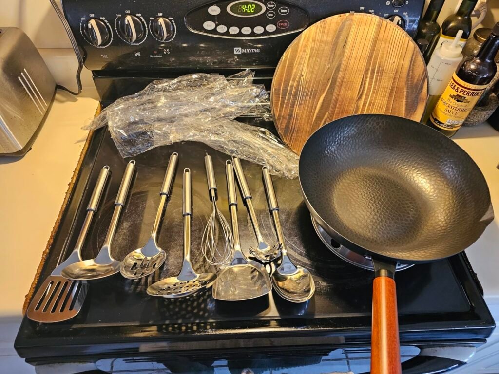 12.8" Carbon Steel Wok-11Pcs Woks & Stir Fry Pans Wok Pan with Lid, No Chemical Coated Chinese Woks with 10 Cookware Accessories, Flat Bottom Wok for Electric, Induction,Gas Stoves